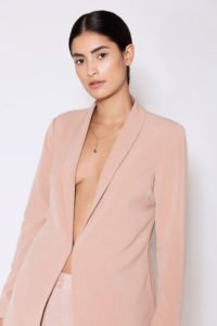 nude look, glow look, sleek look, sleek hairstyle, rouge, lipgloss, glossy lips, fashion Make-up editorial, rosé Blazer, natural Look, contouring
