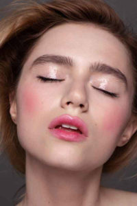 glossy eyeshadow, no color, gloss, open mouth, Rouge, pink lips, glossy lips, ombré lips, Inclover Make-up Academy